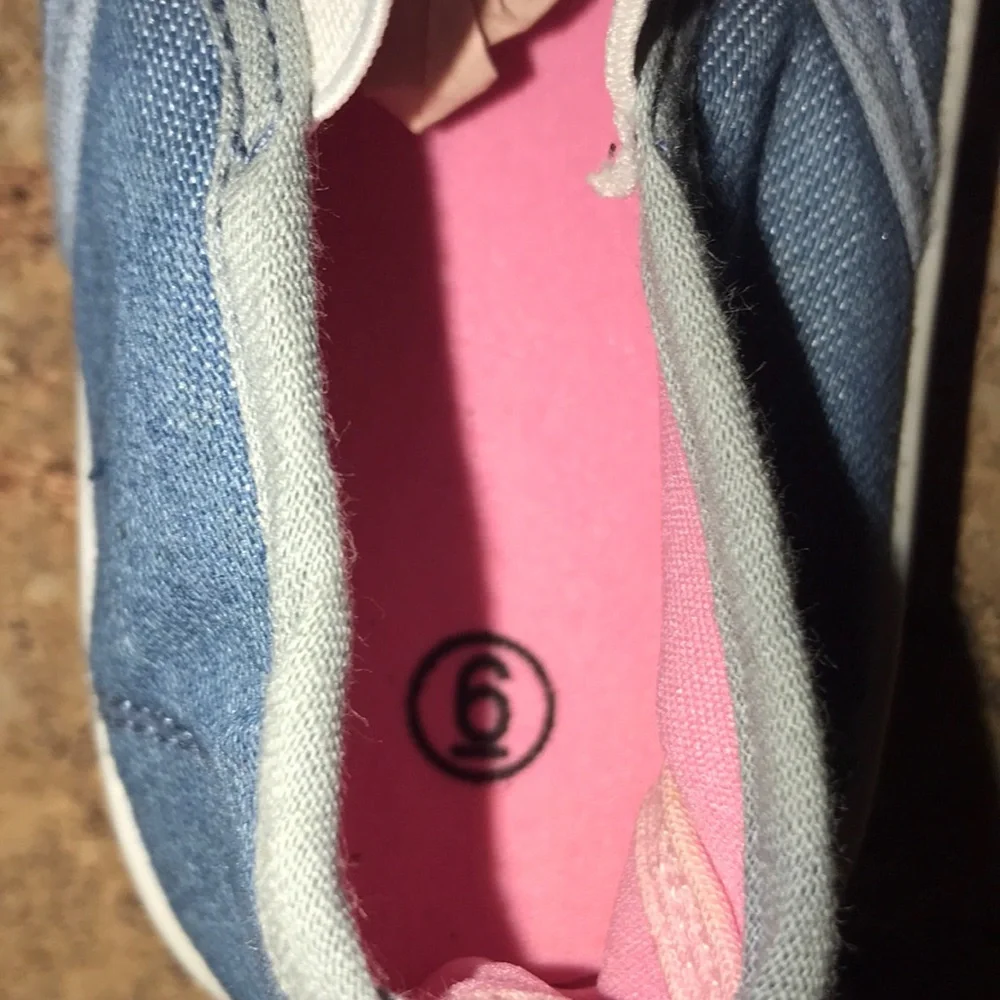 NWOT Girl’s Rainbow Canvas Slip-Ons